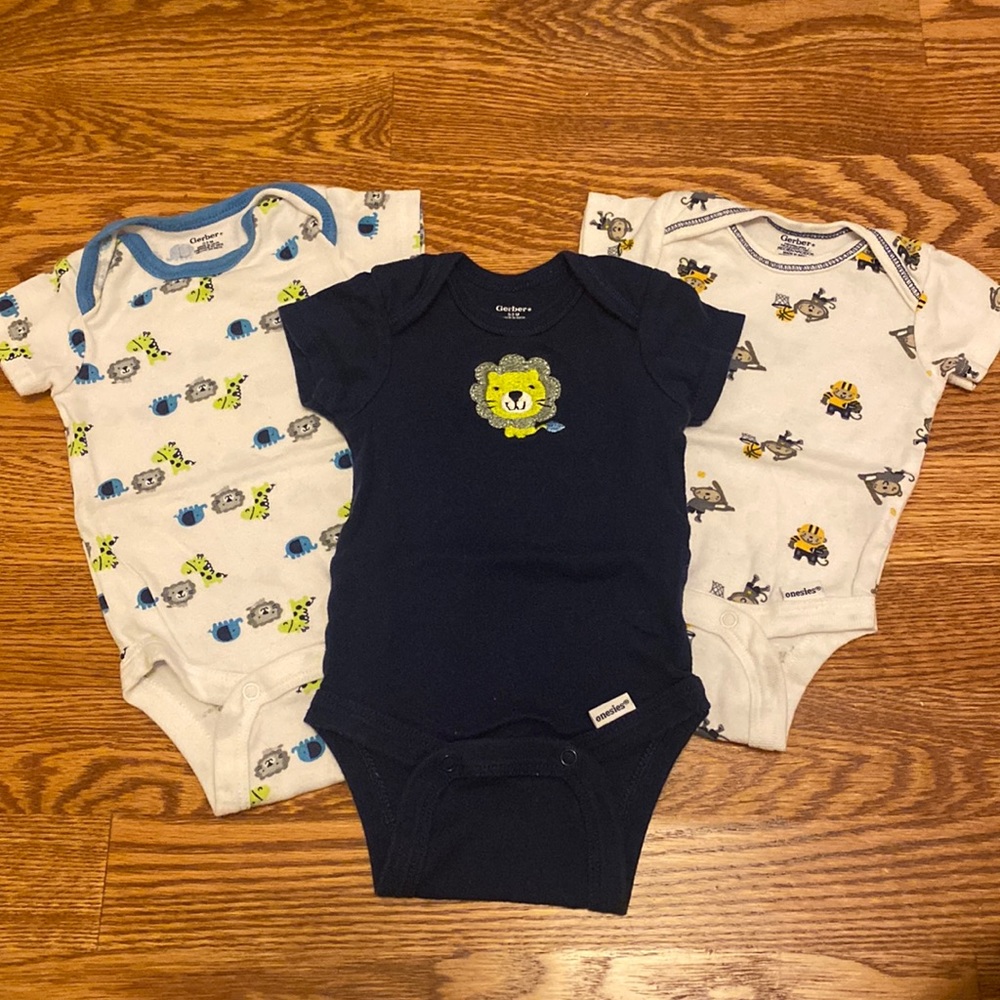 Gerber 3-pack of shortsleeved bodysuits